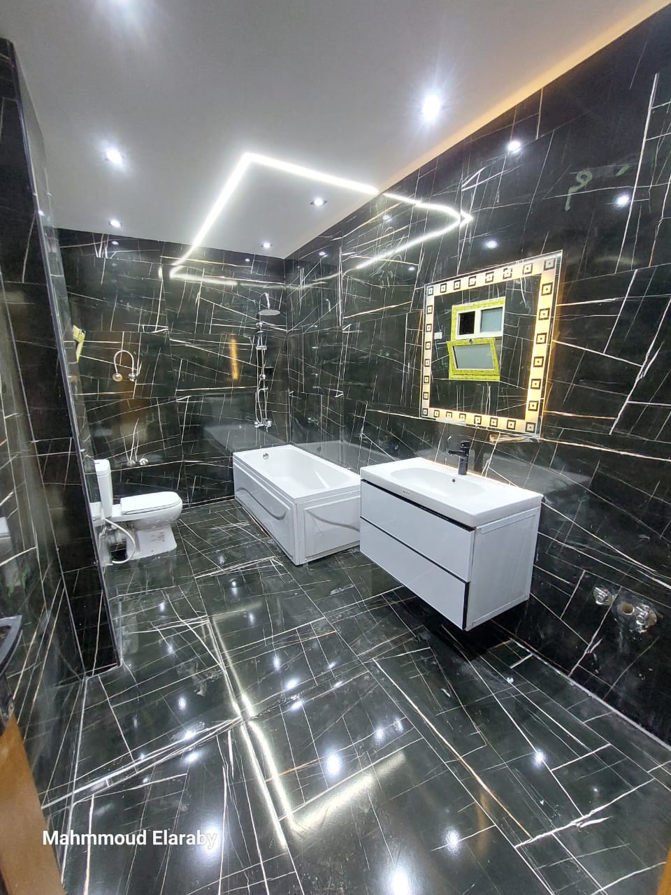 94FC9964-0126-49F6-AB88-8859209EB905