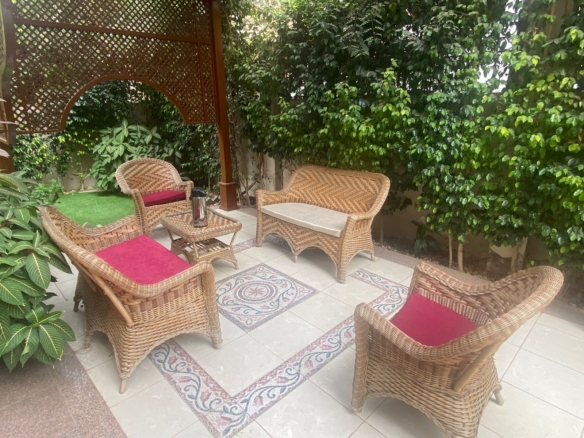 شقة مفروشة للايجار في الشويفات القاهرة الجديدة | جميلة جدا جدا ورائعة دور ارضي بحديقة كبيرة