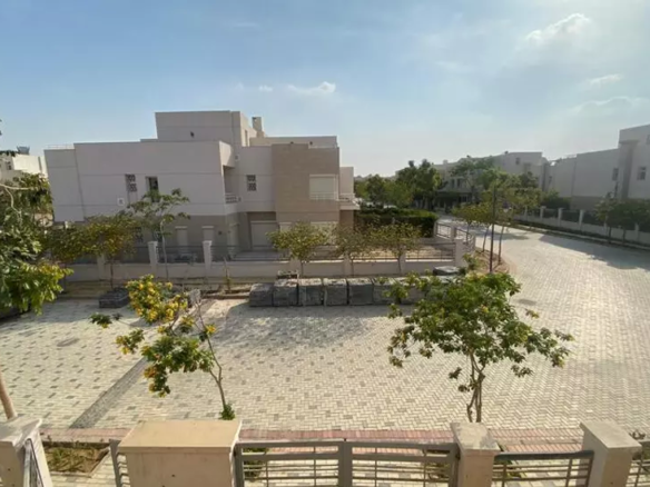 تاون هاوس للبيع في اتريو, كمبوندات الشيخ زايد