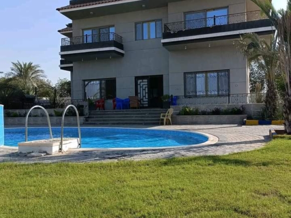 فيلا للبيع في سمر قند تشطيب سوبر لوكس بحمام سباحة