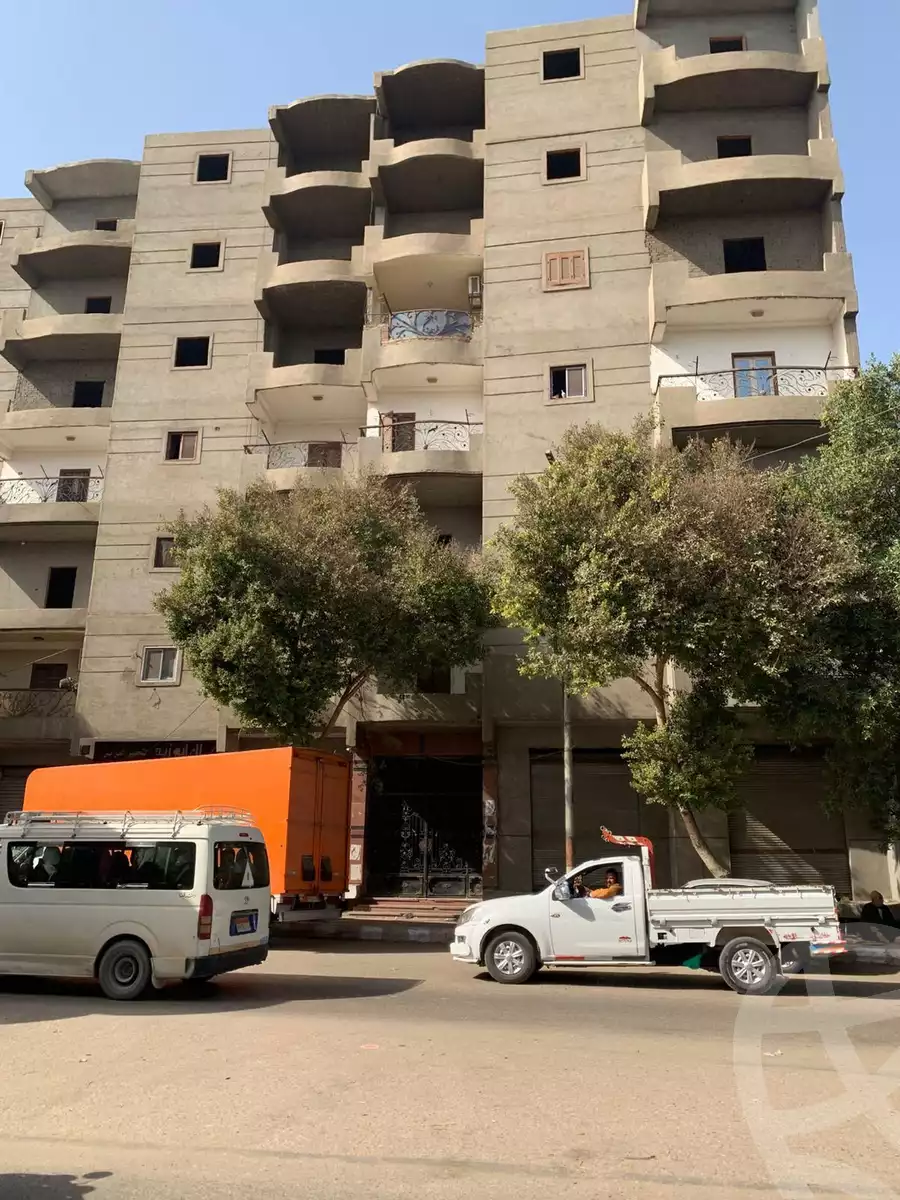 فرصة العمر شقه للبيع في موقع متميز في قنا