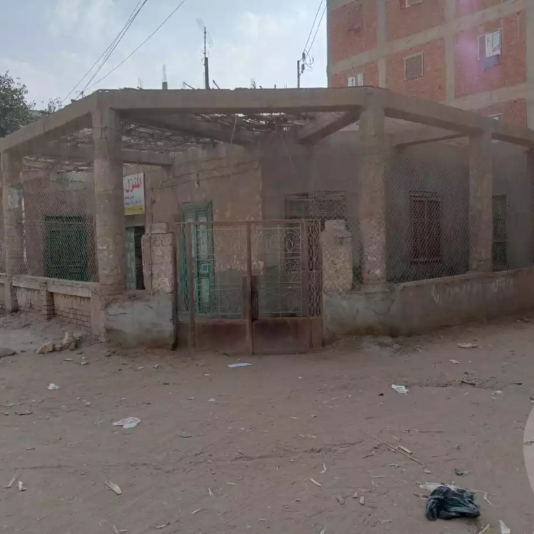 منزل للبيع على مساحة 268م يصلح للأغراض السكنية والتجارية على بعد 50متر من النيل