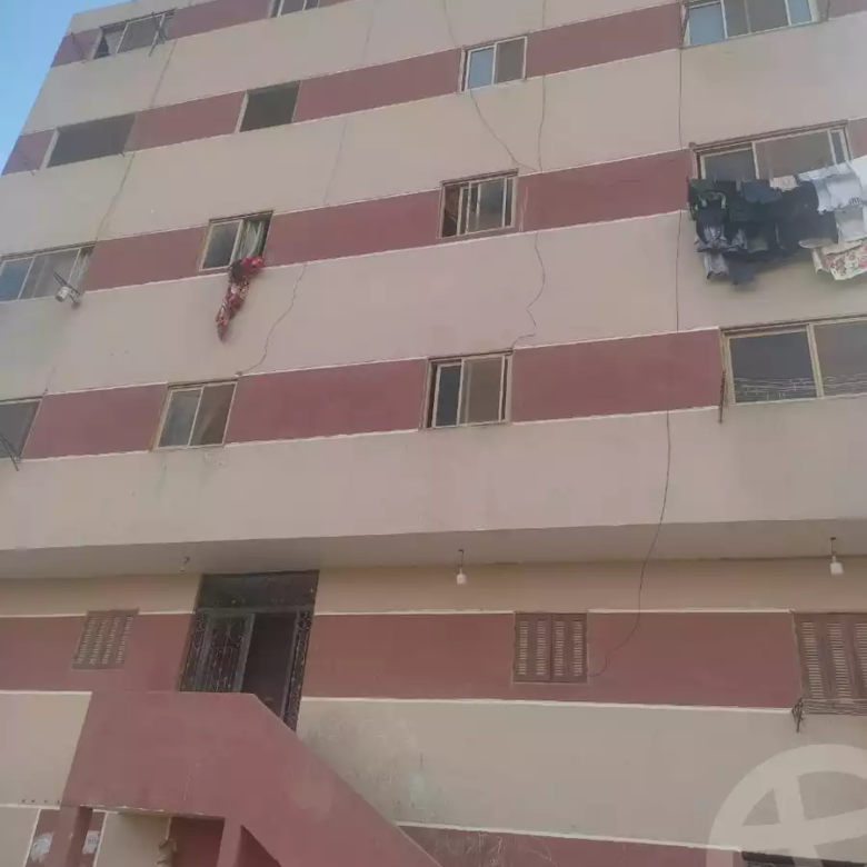 بيت 5 أدوار + بدورم بمساحه 150م كل دور شقتين للبيع في الالبان - من المالك مباشرة